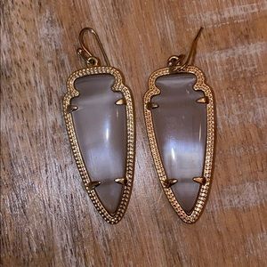 Kendra Scott arrow earring